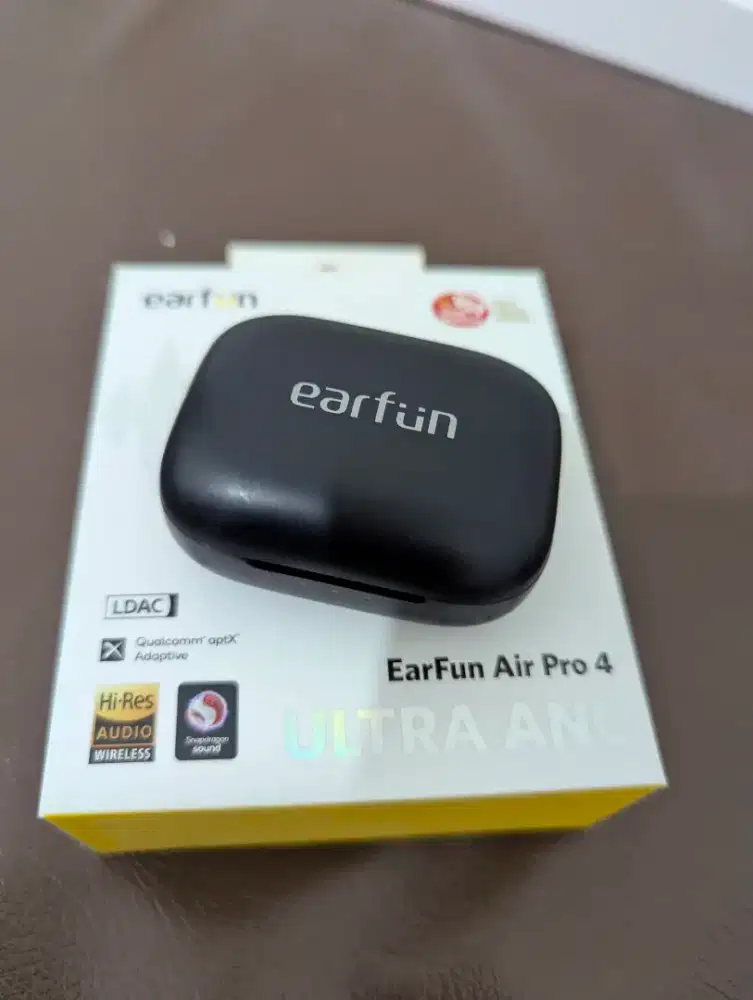 TWS Earfun Air Pro 4