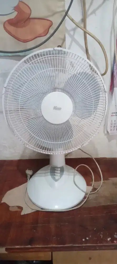 Kipas angin meja KRIS 12 inc