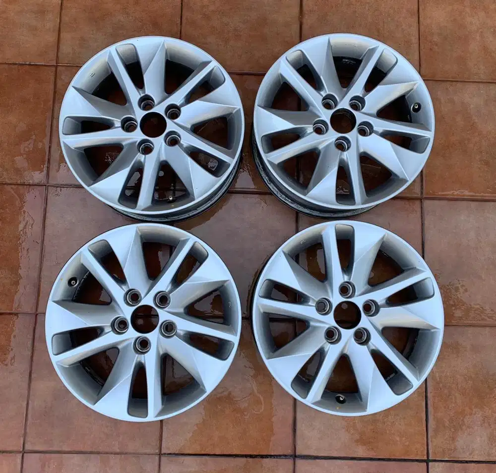 Velg Original Toyota Innova Reborn Type V Ring 16 OEM PCD 5x114.3