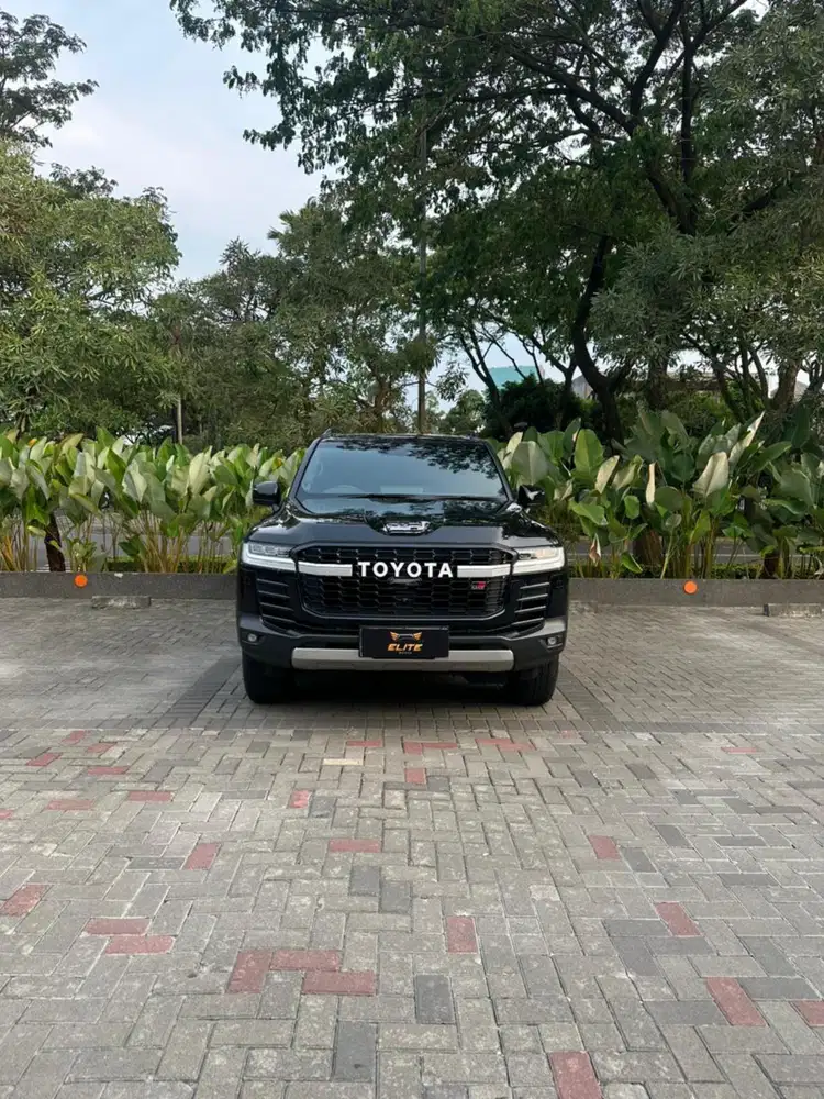 Toyota Land Cruiser 300 GR Sport 2023