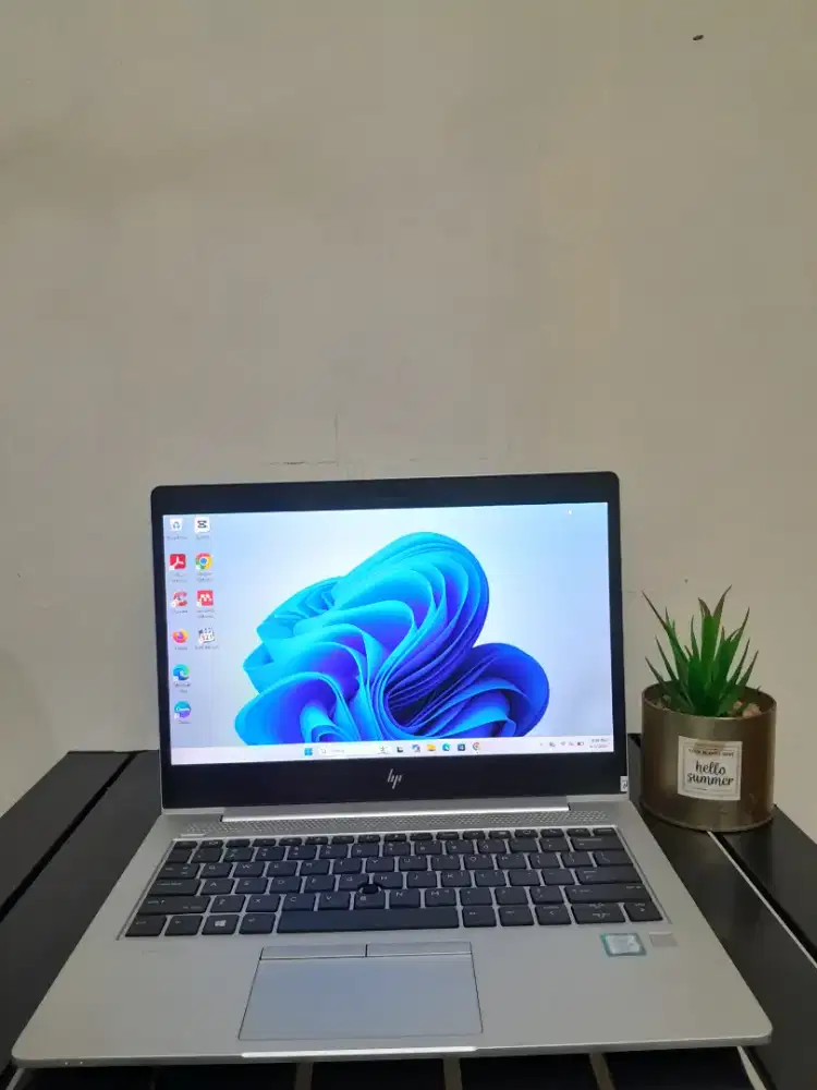 Hp elitbook 830, core i5 gen8, ram 8gb, ssd 256gb. layar13,3in fhd