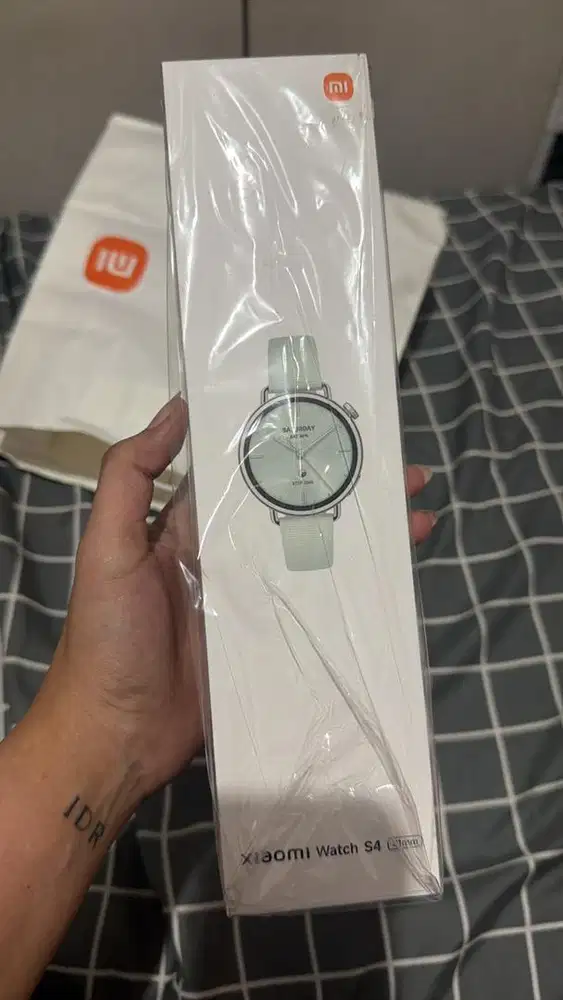 Xiaomi watch S4