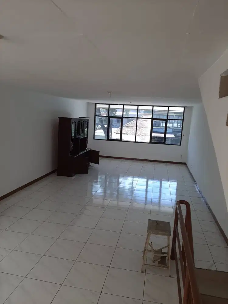 Disewakan Ruko 3,5 Lantai di Sayap Pajajaran Bandung