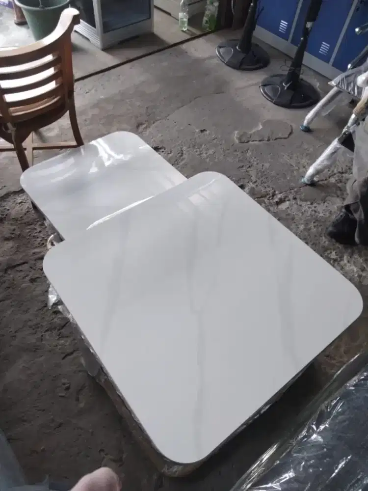 Meja sofa tamu modern bahan mar-mer rangka besi gold