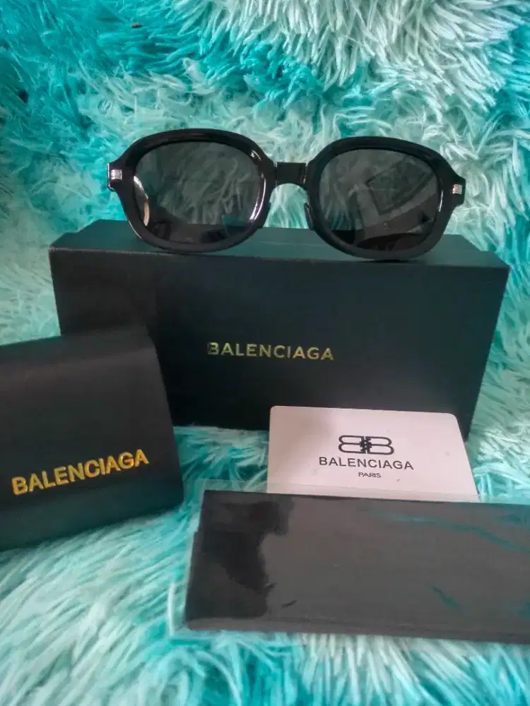 Kacamata Balenciaga Paris