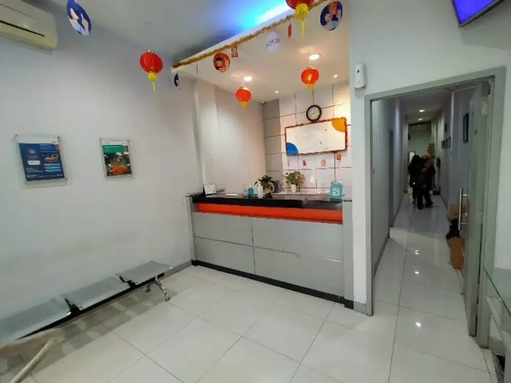 Disewakan Ruko 3 Lantai ex Bank Lokasi Strategis di Tebet Raya Jakarta Selatan