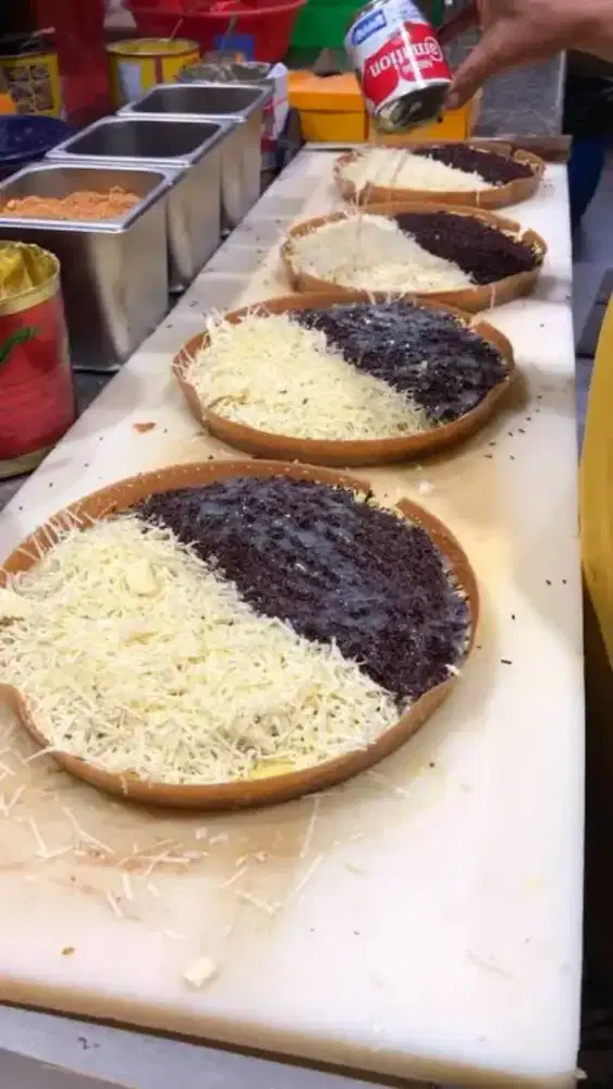Cari yg bisa martabak. Ada mess. Gaji 150 000 perhari