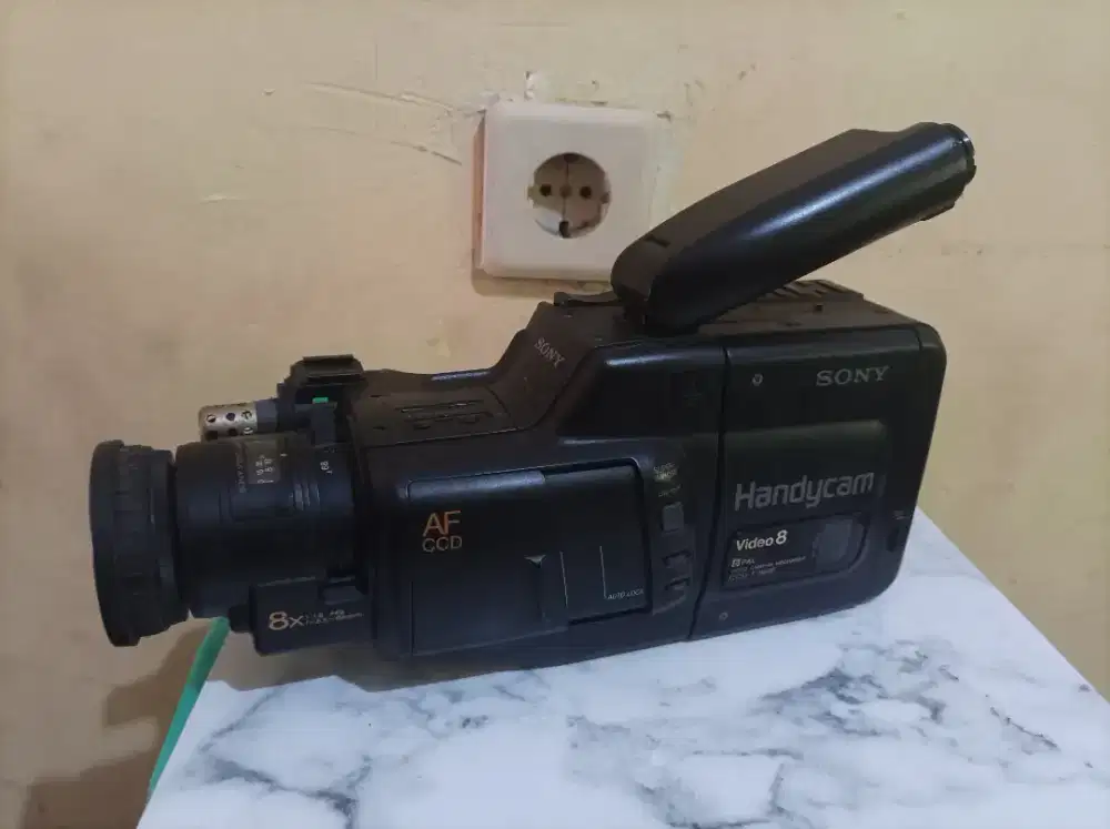 Sony Handycam CCD-F380E