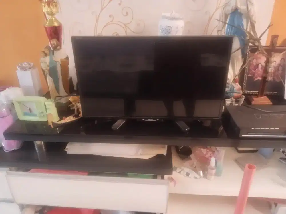 Jual TV Sharp 24 inch bekas, kondisi bagus