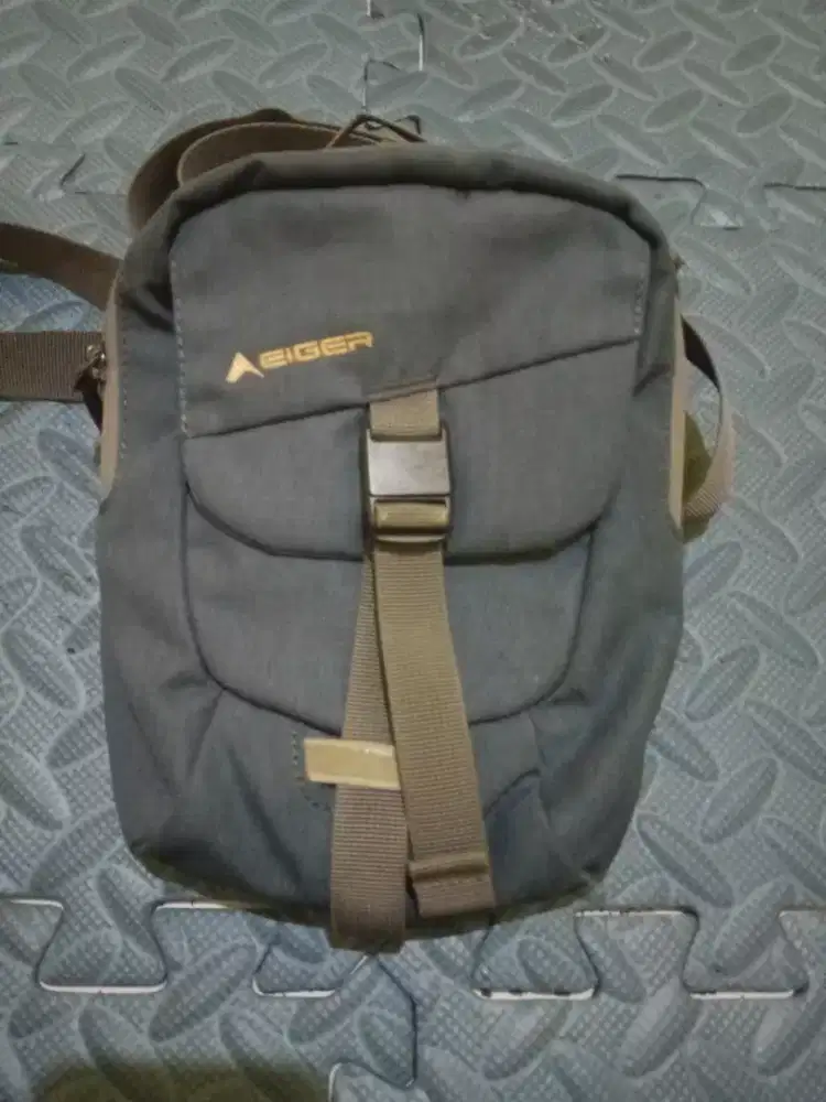 Tas Selempang Eiger