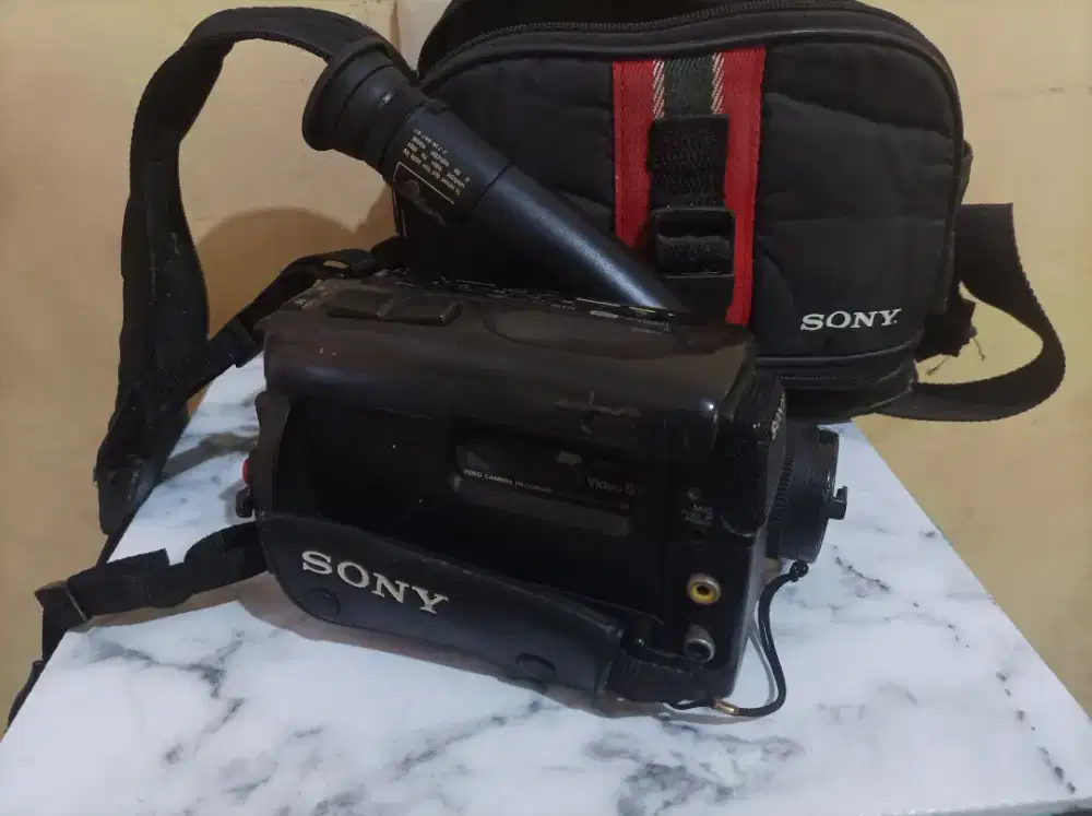 Vintage Sony Video 8 Handycam CCD-TR55E