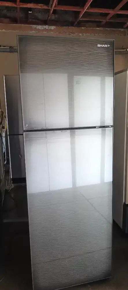 Kulkas Sharp 2 Pintu 350L mulus