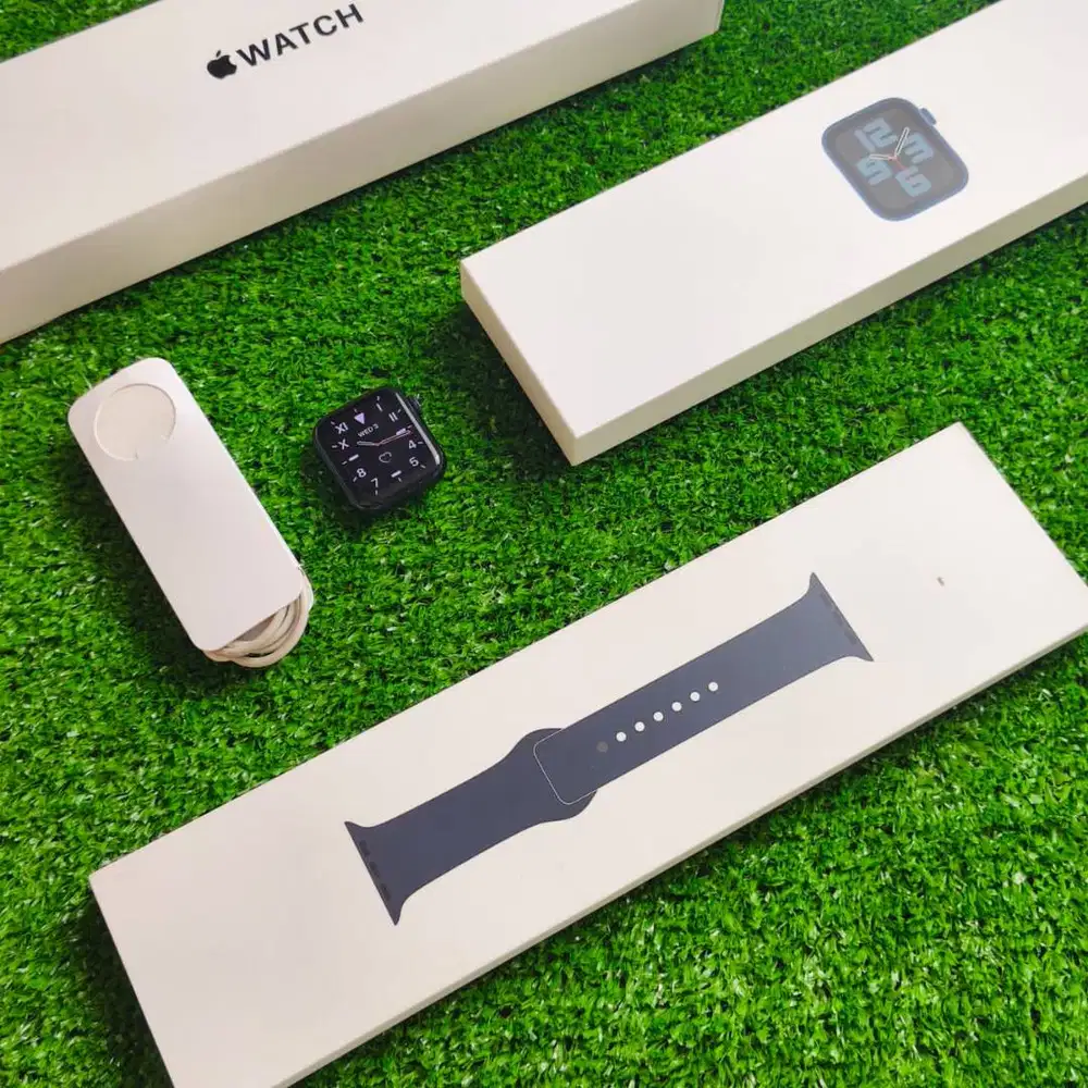 Apple Watch SE (2nd Generation) 40mm MC 83% fullset ex Resmi