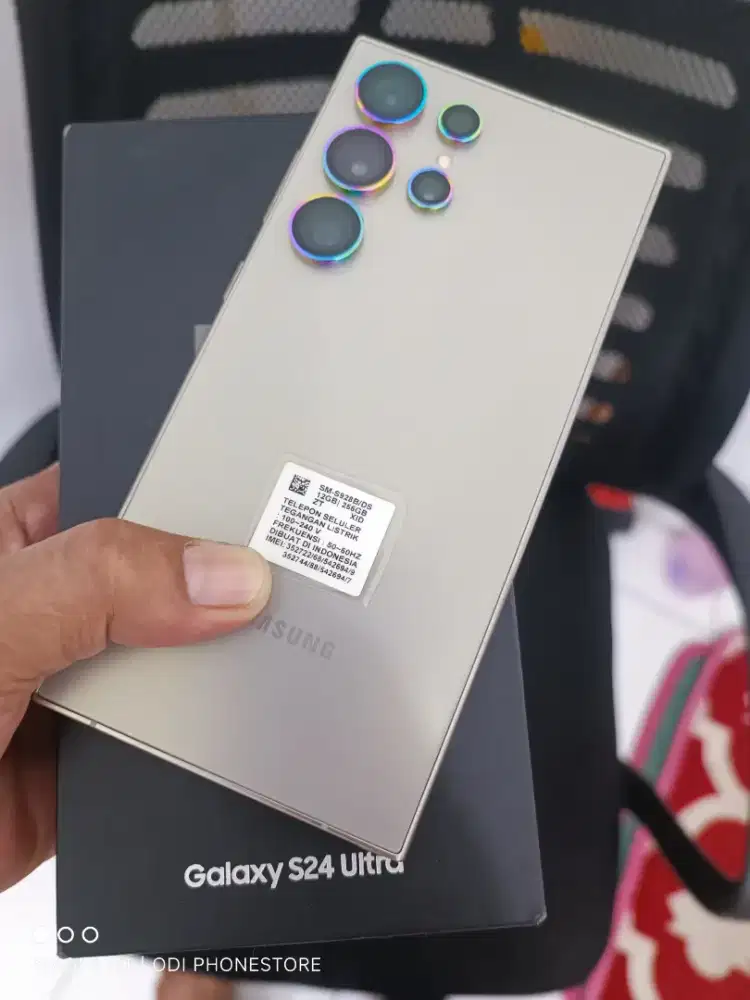 Samsung s24 ultra 12/256 mulus seperti baru dan lengkap