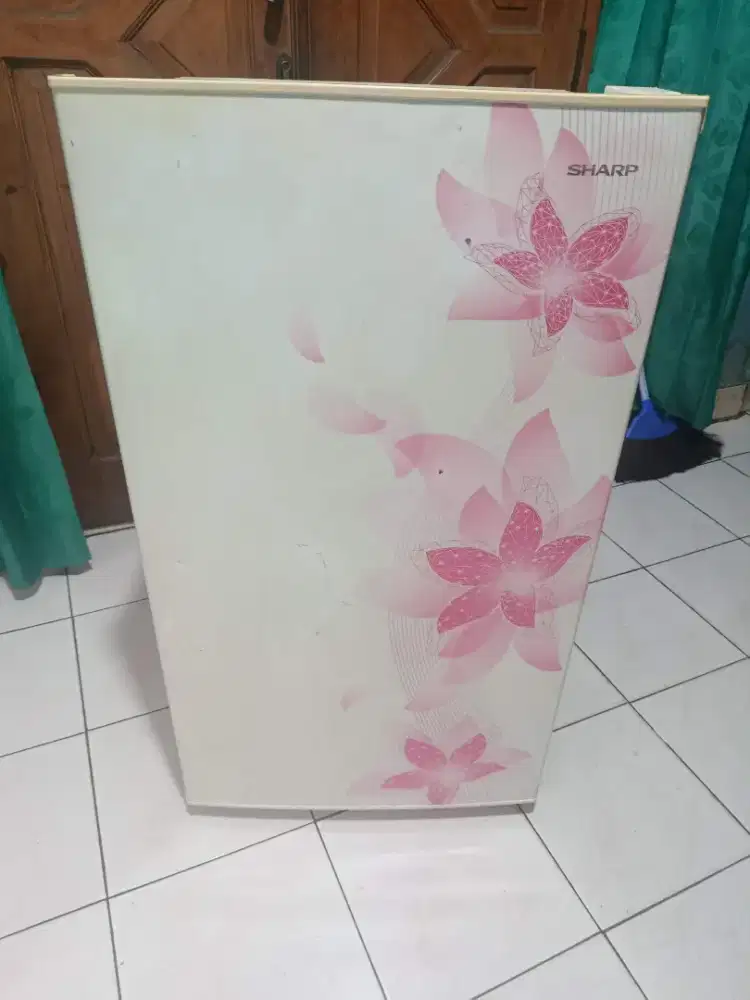 Kulkas 1 pintu merek Sharp