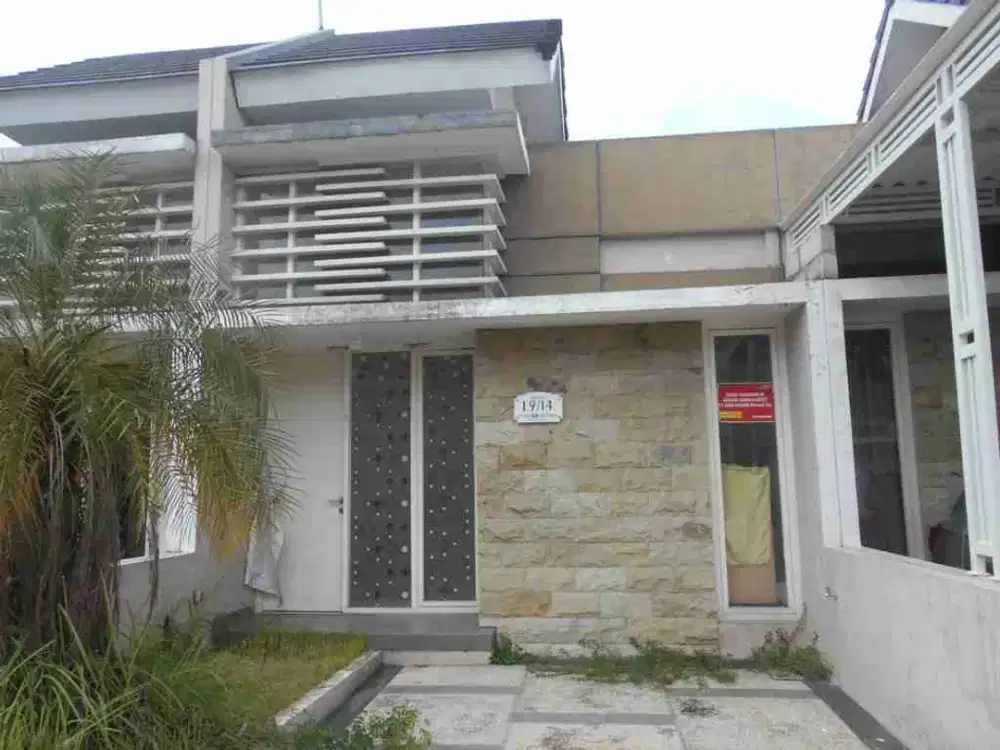 dijual via lelang aset macet Perum puri Safira regency cluster sahanaya kec menganti Gresik
