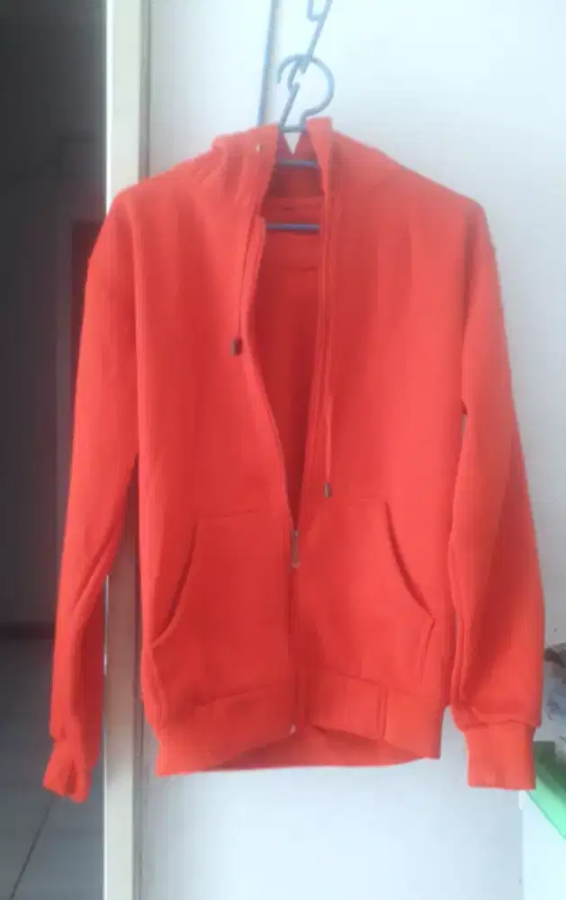 JACKET WARNA MERAH