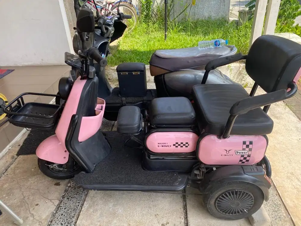 Sepeda Listrik Roda Tiga Uwinfly