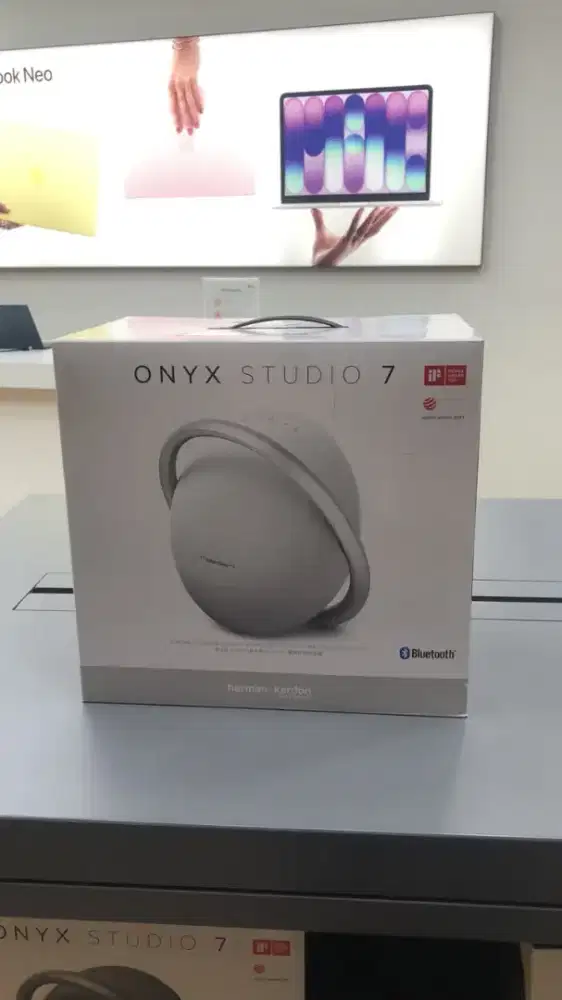 Harman Kardon Onyx Studio 7