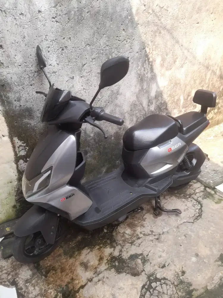 Jual aja sepeda listrik merk uwinflay d66A 
Seken minus