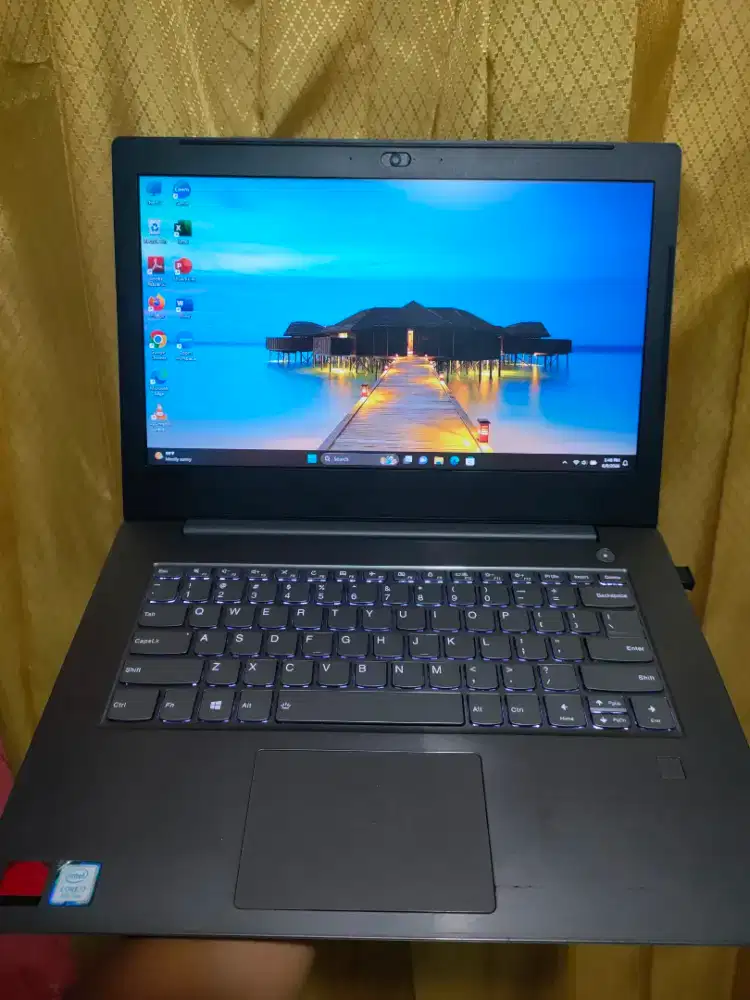 Lenovo V330 intel i7 Gen 8 RAM 12Gb SSD 256 Dual VGA
