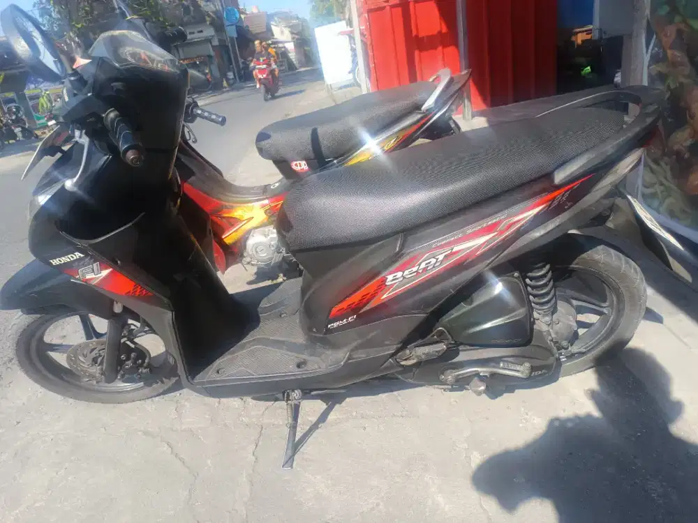 Dijual cepat motor beat hitam 2014