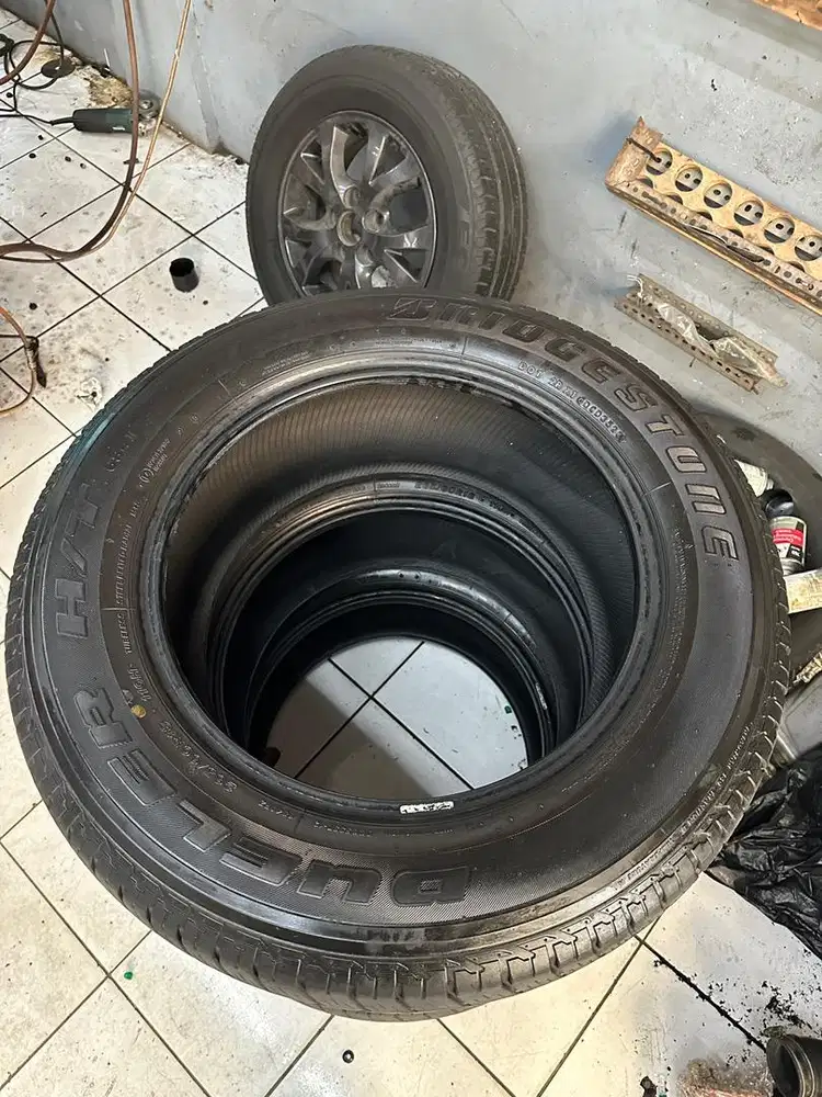 Ban bridgestone dueler h/t 265/60 r18 copotan fortuner