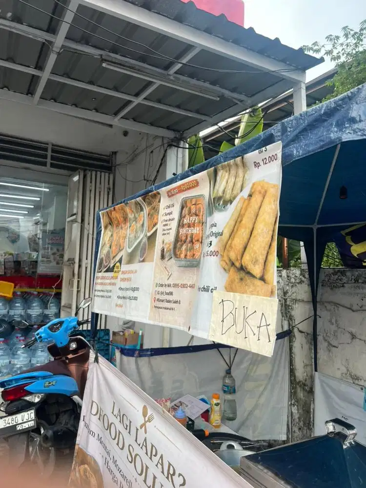 Penjaga stand dimsum