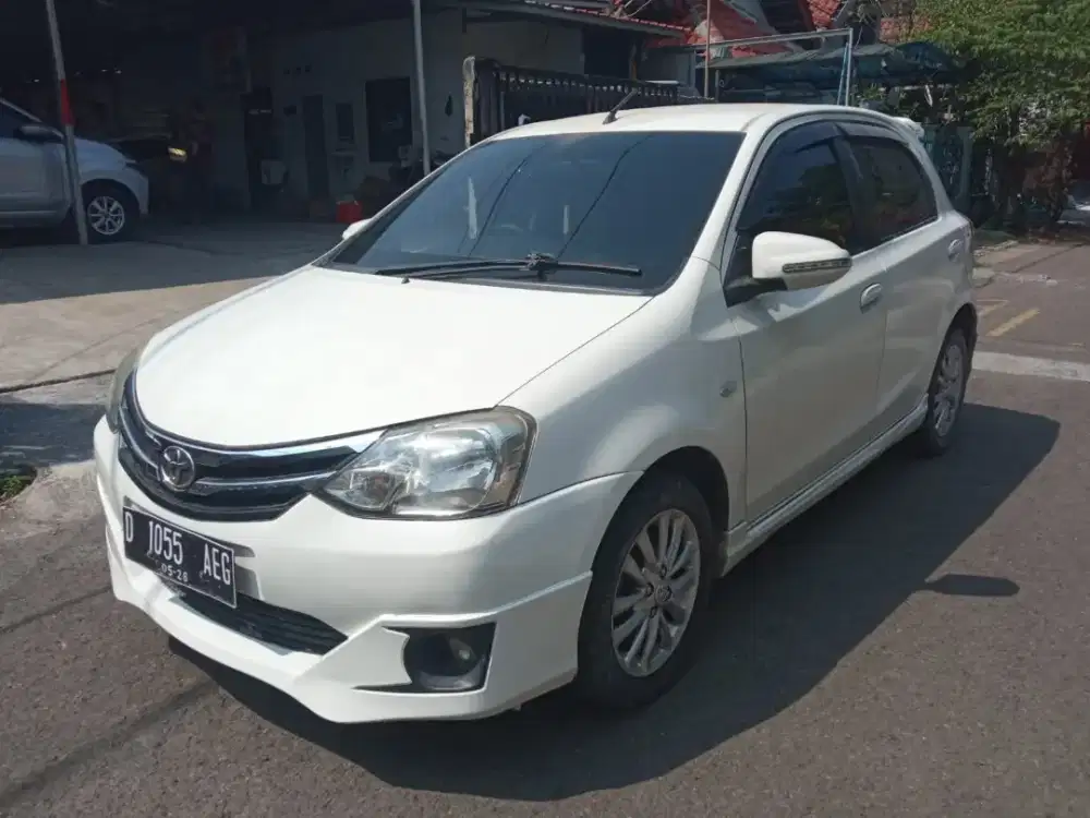TDP 5 JUTA TOYOTA Etios G MT 2016 Putih