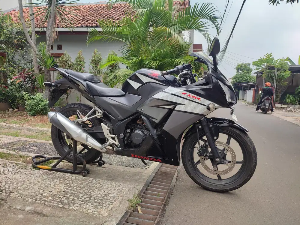 HONDA CBR K45 TAHUN 2014 PAJAK HIDUP