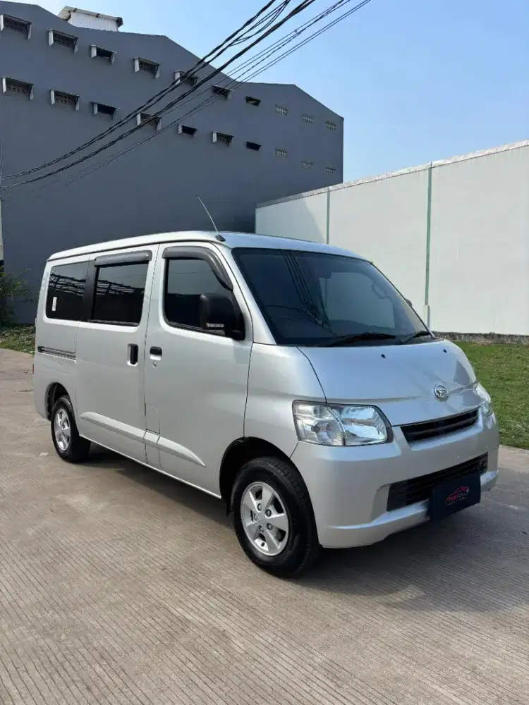 Daihatsu Granmax minibus 2020 bekas murah