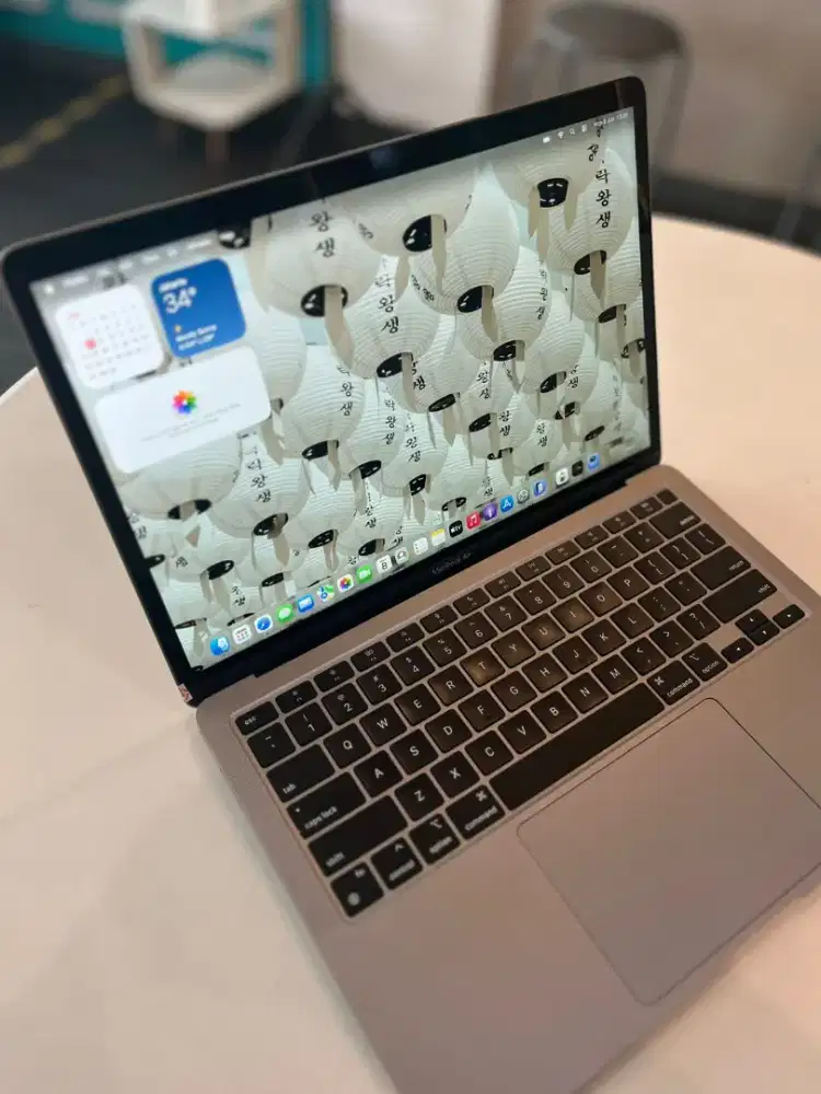 Macbook Air 2020 M1 8/128 Mulus