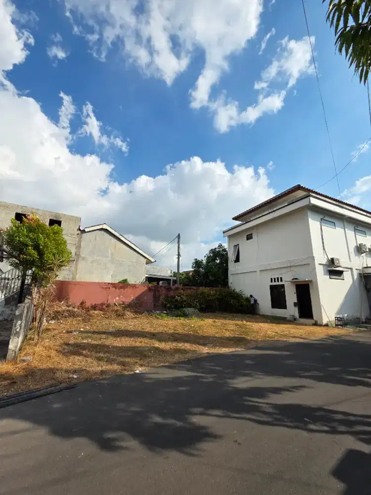 Tanah Pekarangan dalam komplek Elit Pagutan Residence.