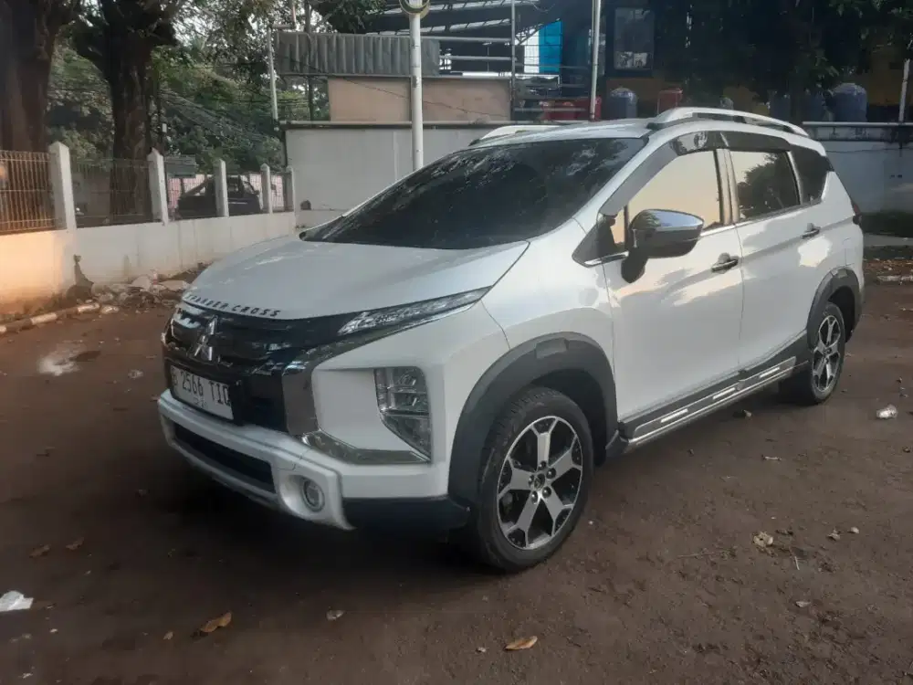 TDP 5 JUTA Mitsubisi Xpander Cross Premium Package AT 2020 Putih