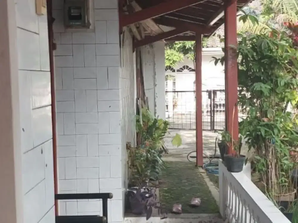 Dijual Cepat! Rumah Besar 5 Kamar Tidur di Margahayu | LT 180 m² | SHM