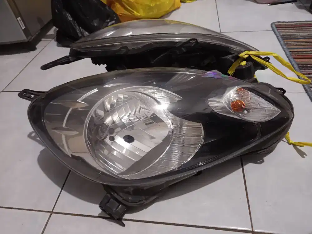 Headlamp lampu depan Honda Brio Mobilio old, 500original, seken, mulus