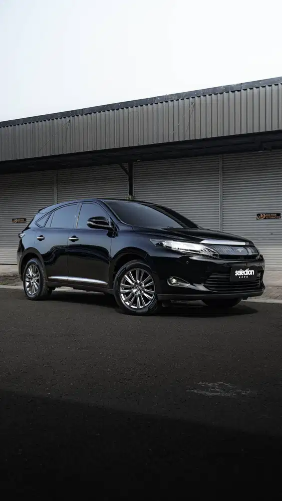 LIKE NEW, LOW KM 34K TOYOTA HARRIER CBU 2015 HITAM