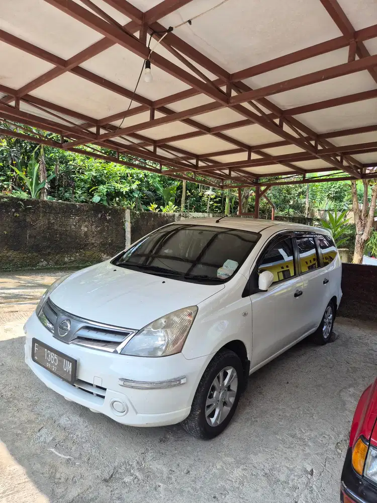 Nissan Grand livina 2012 Bensin