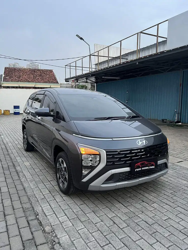 Hyundai stargazer prime AT 2023 captain seat