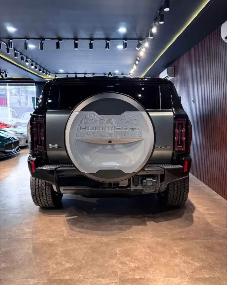 Hummer EV 2025 LIKE NEW