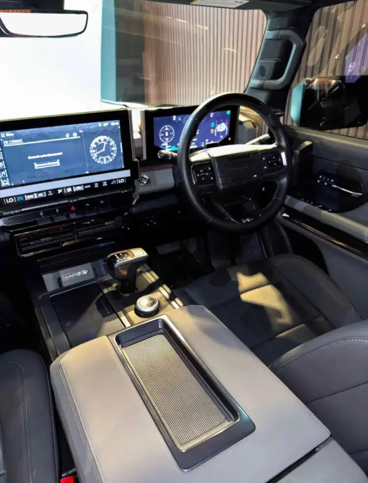 Hummer EV 2025 LIKE NEW