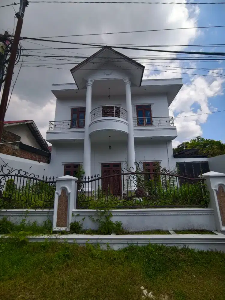Disewakan Rumah lokasi Strategis di Medan Baru Kota Medan