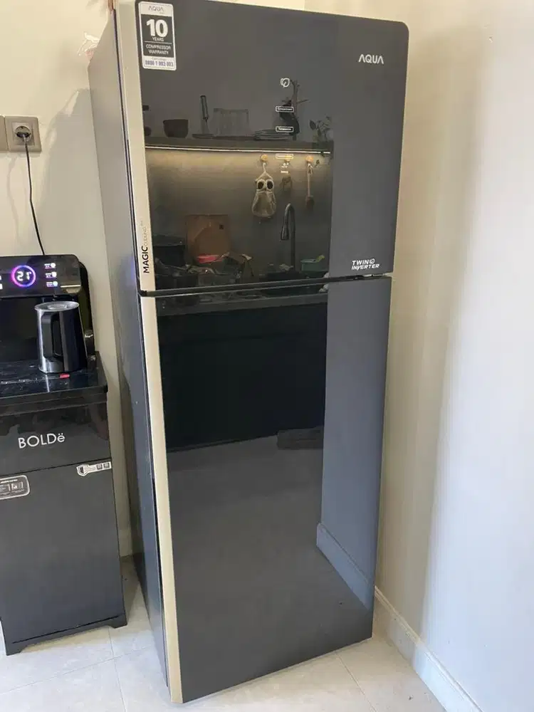Kulkas AQUA 2 Pintu 312L Twin Inverter Touchscreen Glass Door