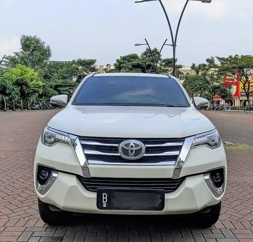 FOR SALE : TOYOTA FORTUNER 2016 VRZ 2.4 MATIC PUTIH PEMAKAIAN PRIBADI