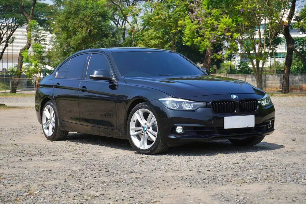 BMW 320i Sport Shadow Individual B48 2019/2020