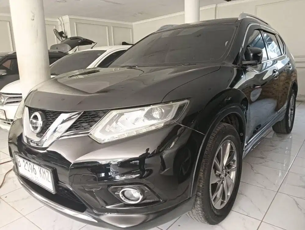 Nissan Xtrail 2.5 at DP 5jt pajak panjang th 2015