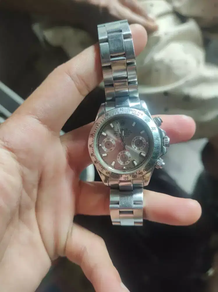 Jam rolex daytona