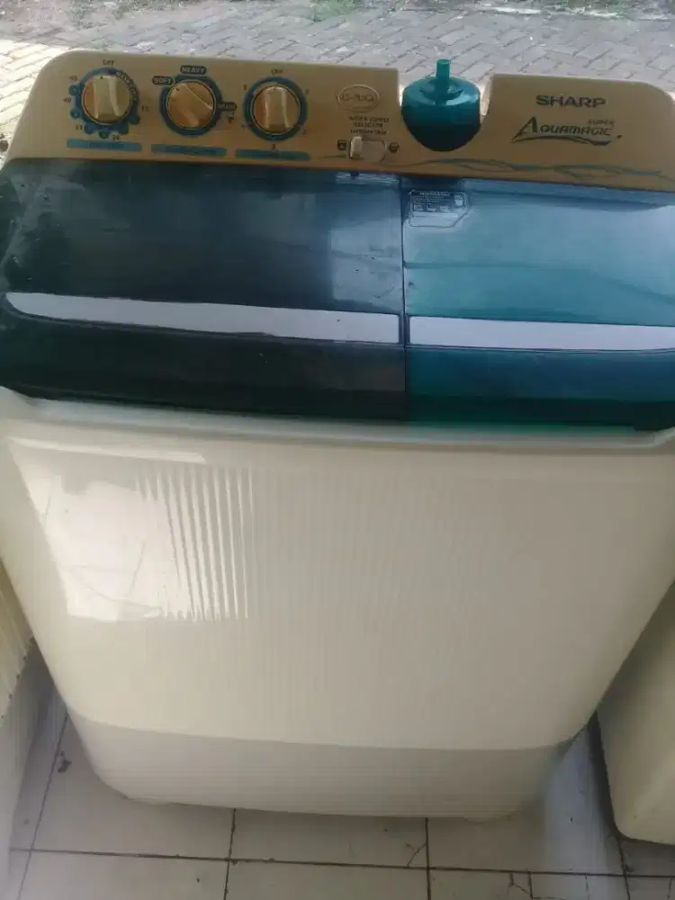 mesin cuci 2 tabung merek Sharp