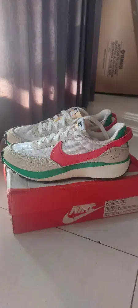 DIJUAL SEPATU NIKE WAFFLE  DEBUT WOMAN SIZE 38