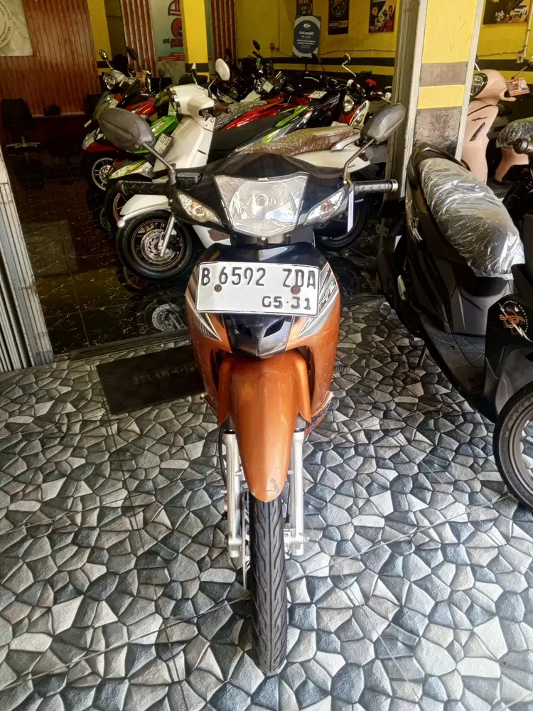 SUPRA FIT 2006. MESIN BODY KAKI2 FULL ORIAN .PAJAK PANJANG. SS LENGKAP